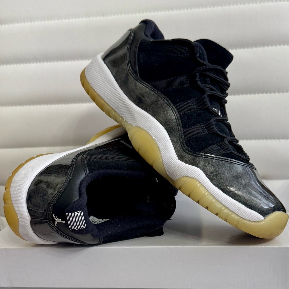 Air Jordan 11 Retro Low “Barons” Sz 7Y / Womens 8.5 Black White Gold 528896-010